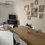 Apartamento T3 Moderne, Spacieux & Climatise - Parking Prive