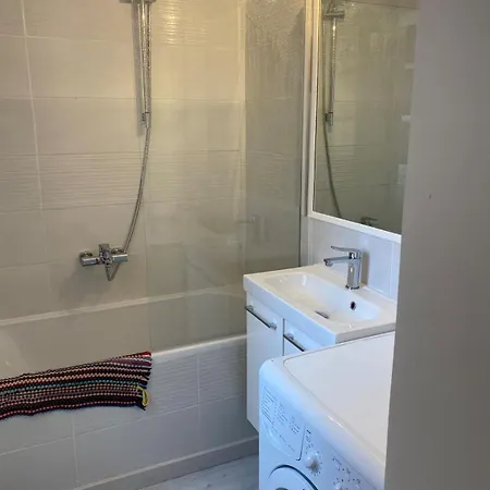 Apartment T3 Moderne, Spacieux & Climatise - Parking Prive